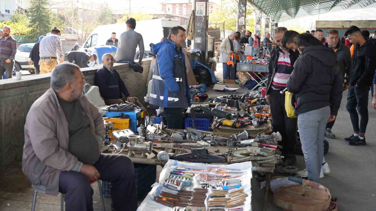 Bu pazarda yok yok: Vatandaşlar ucuz ürün almak için buraya akın ediyor