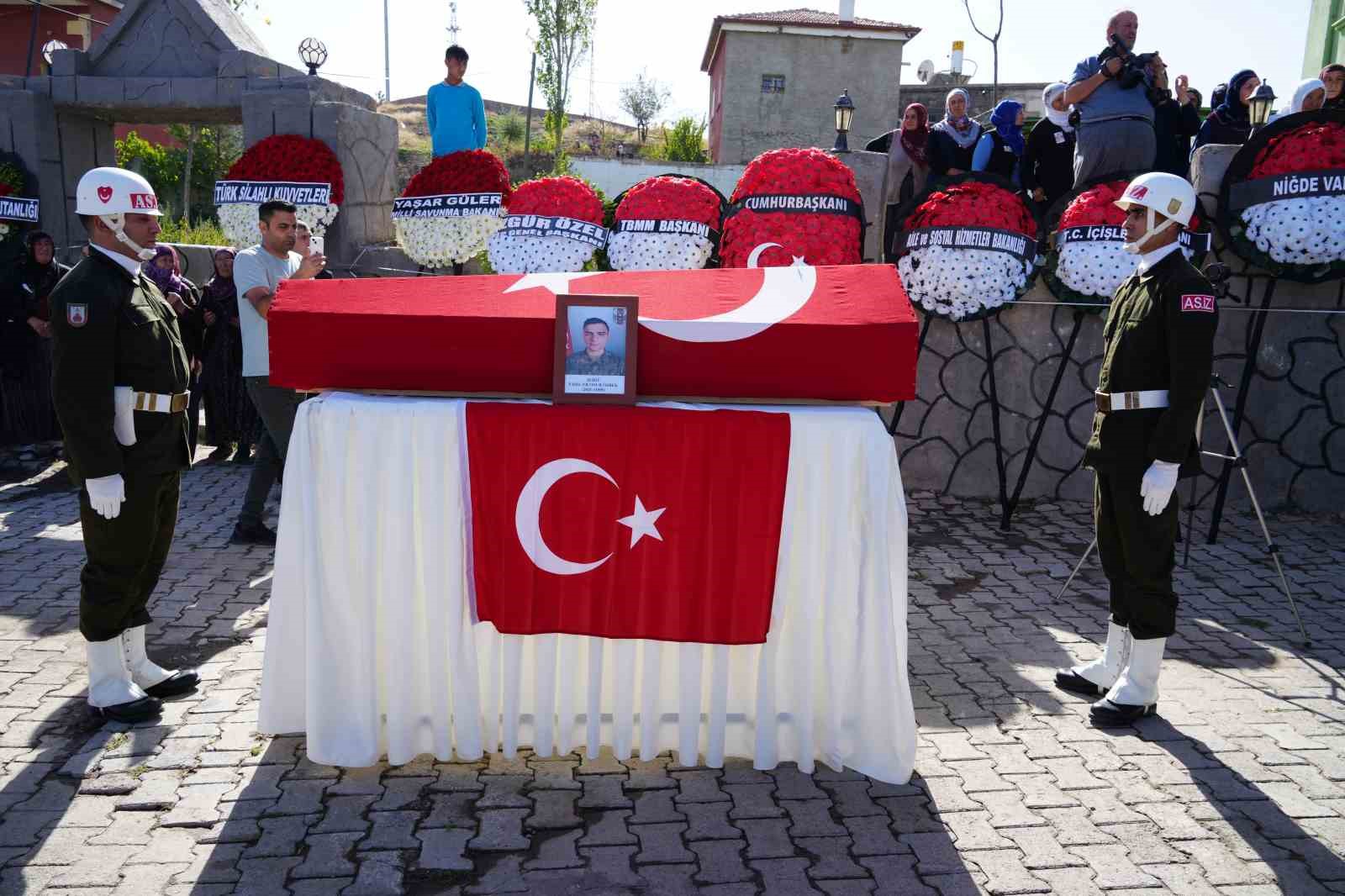 Şehit Piyade Sözleşmeli Er Onur Özbek Niğde’de son yolculuğuna uğurlandı