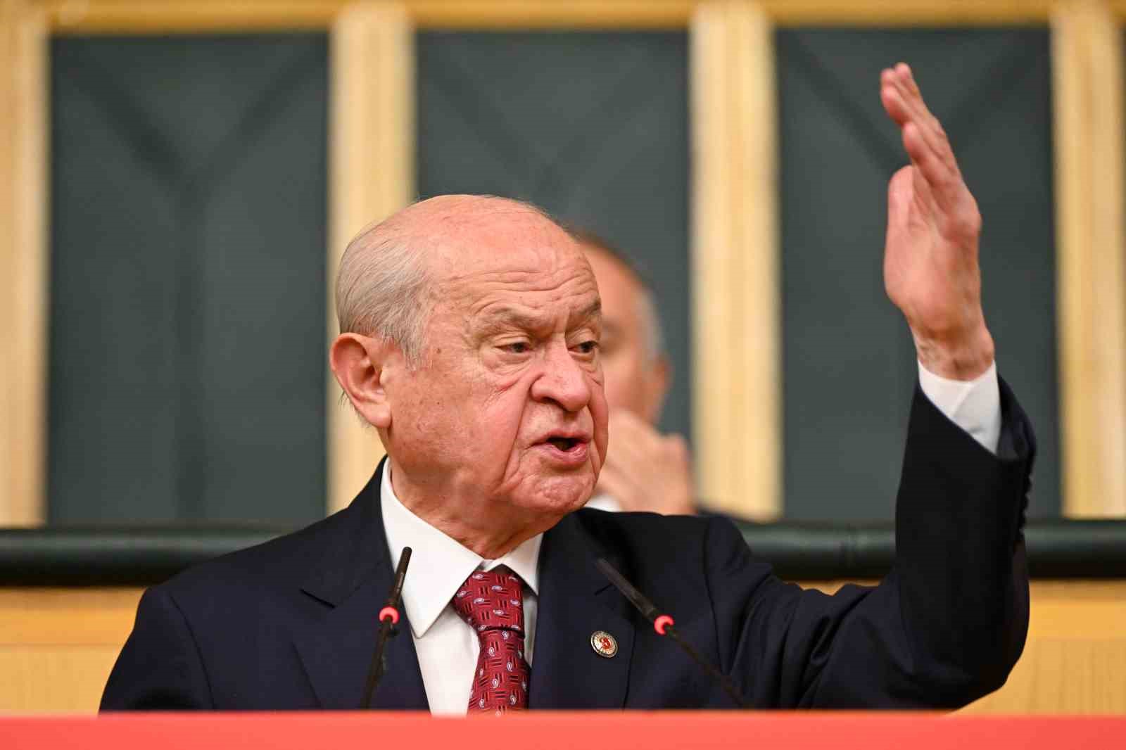 MHP Genel Başkanı Bahçeli: "Üzüldüğümüz husus, Atatürk’ün kurduğu partinin büyük kurultayında teröristlere selam gönderilmesi"