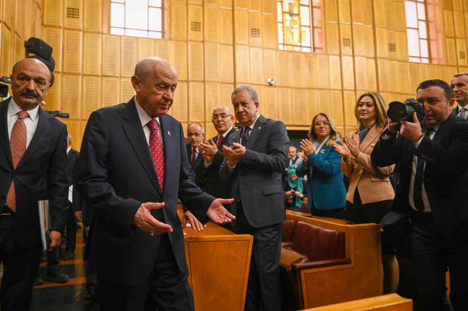 MHP Genel Başkanı Bahçeli: "Üzüldüğümüz husus, Atatürk’ün kurduğu partinin büyük kurultayında teröristlere selam gönderilmesi"