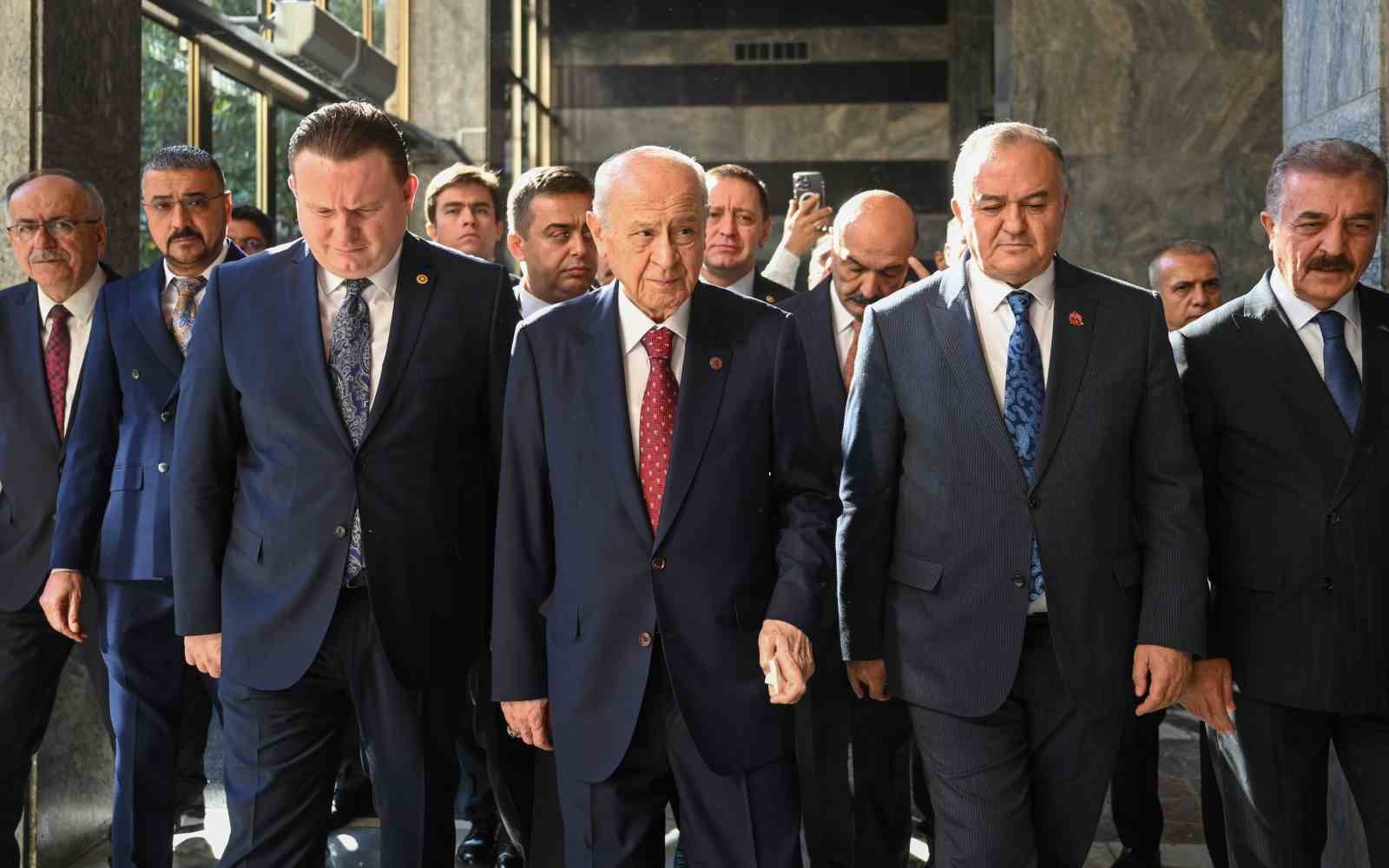 MHP Genel Başkanı Bahçeli: "Üzüldüğümüz husus, Atatürk’ün kurduğu partinin büyük kurultayında teröristlere selam gönderilmesi"