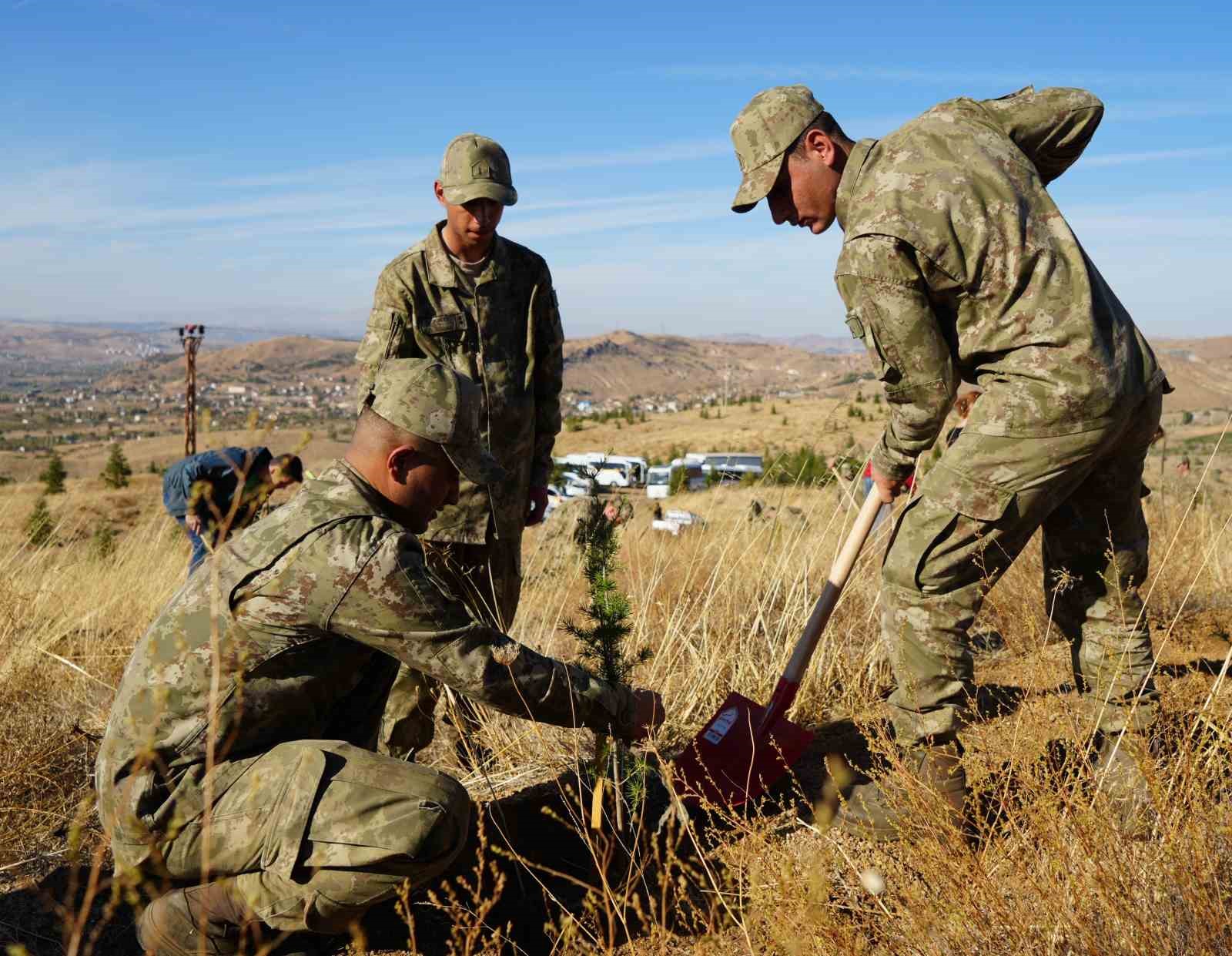 Kırıkkale’de "Türkiye Yüzyılı Mehmetçik Hatıra Ormanı" oluşturuldu