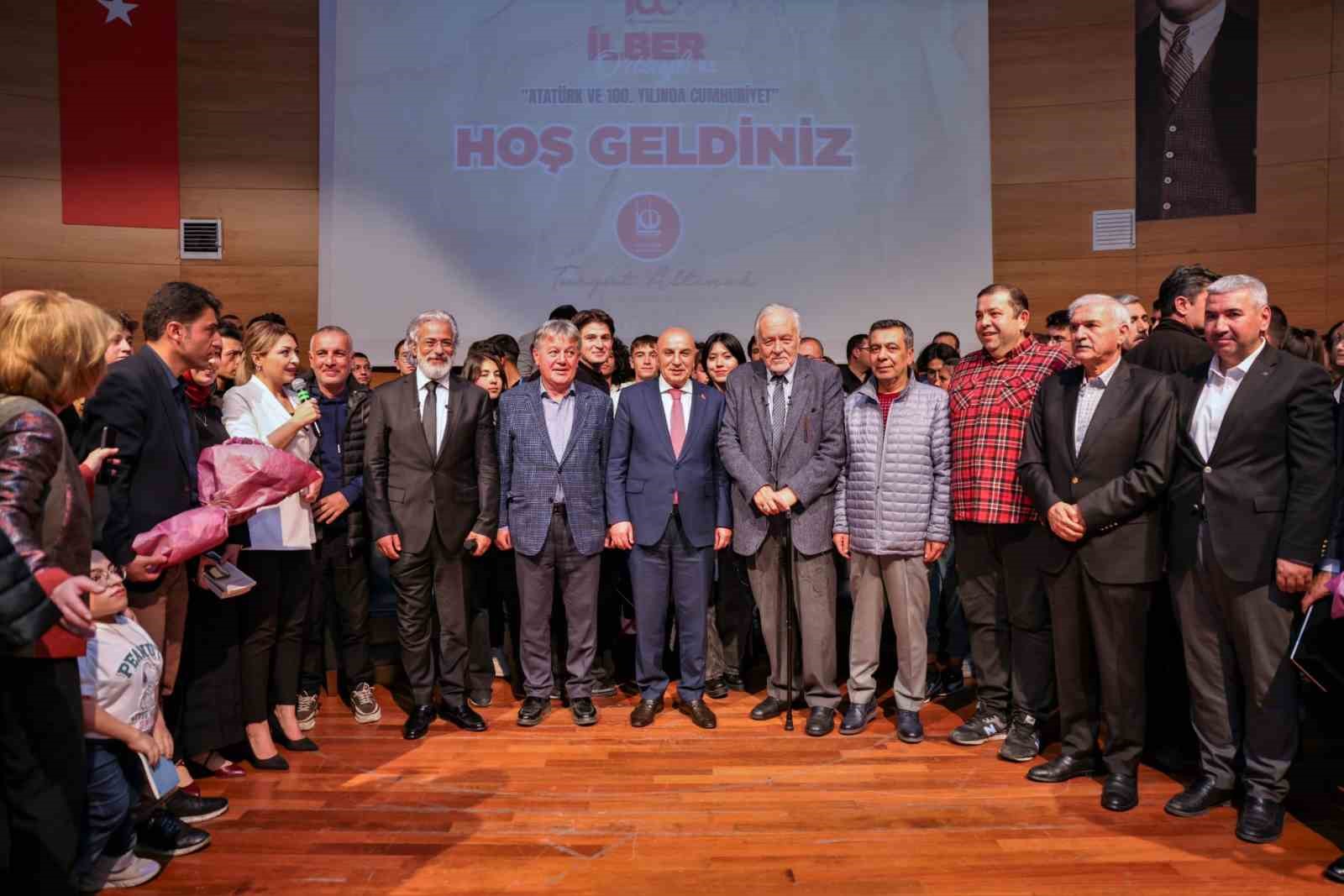 İlber Ortaylı’nın Keçiören’deki söyleşisi yoğun ilgi gördü