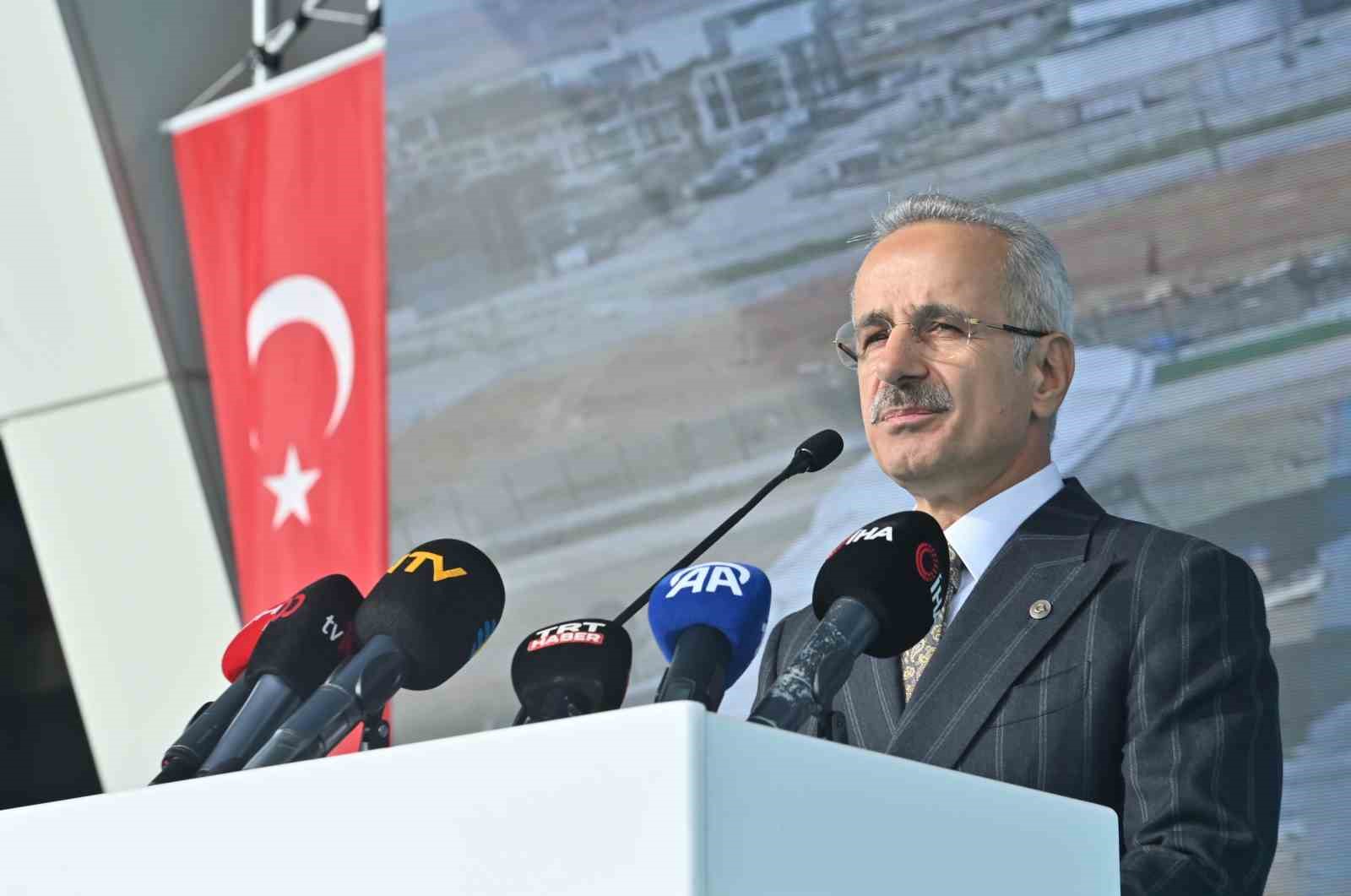 Bakan Uraloğlu: “TÜRKSAT 6A’yı haziran ayı içerisinde yörüngesine fırlatmayı hedefliyoruz”