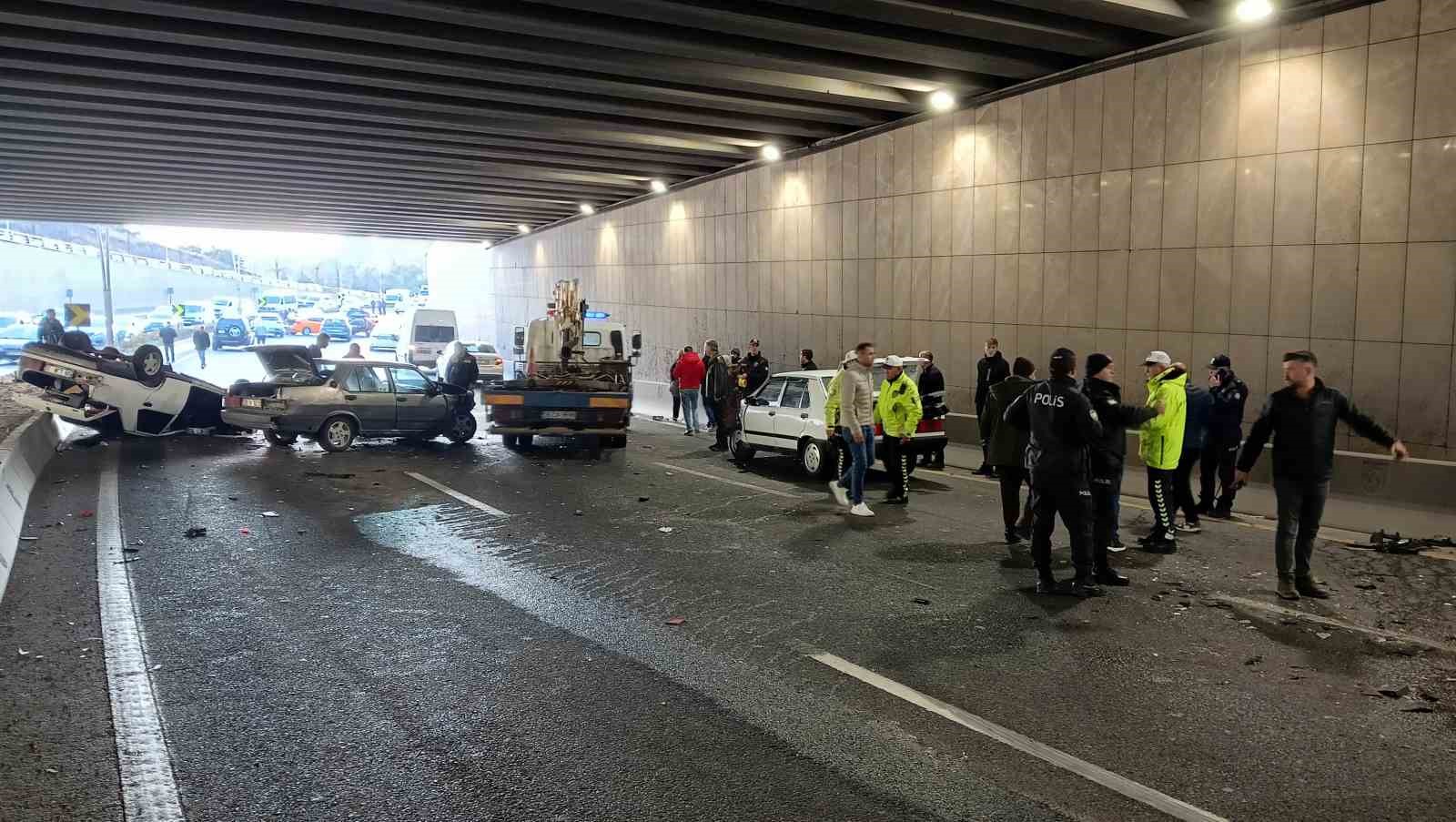 Ankara’da 14 aracın karıştığı zincirleme kazada 7 kişi yaralandı