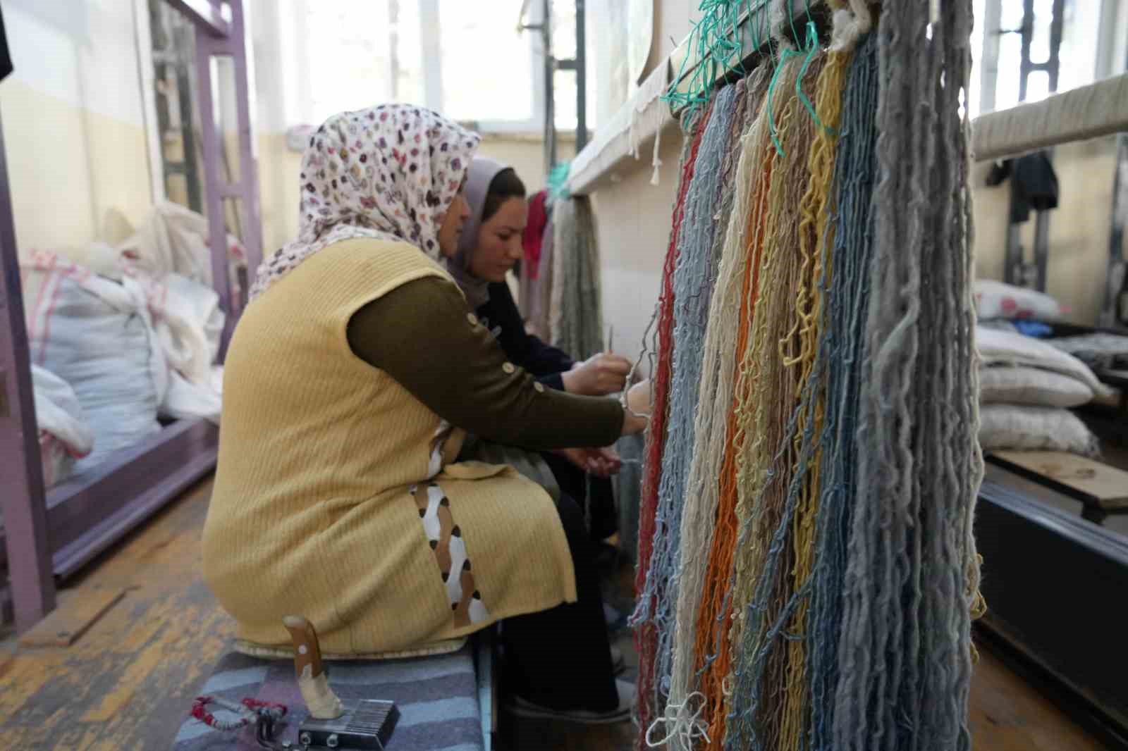 Niğde’de dokunan halılar birçok ülkeye ihraç ediliyor