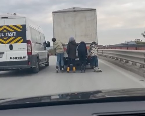 Patenli çocukların tehlikeli yolculuğu az kalsın faciayla son buluyordu