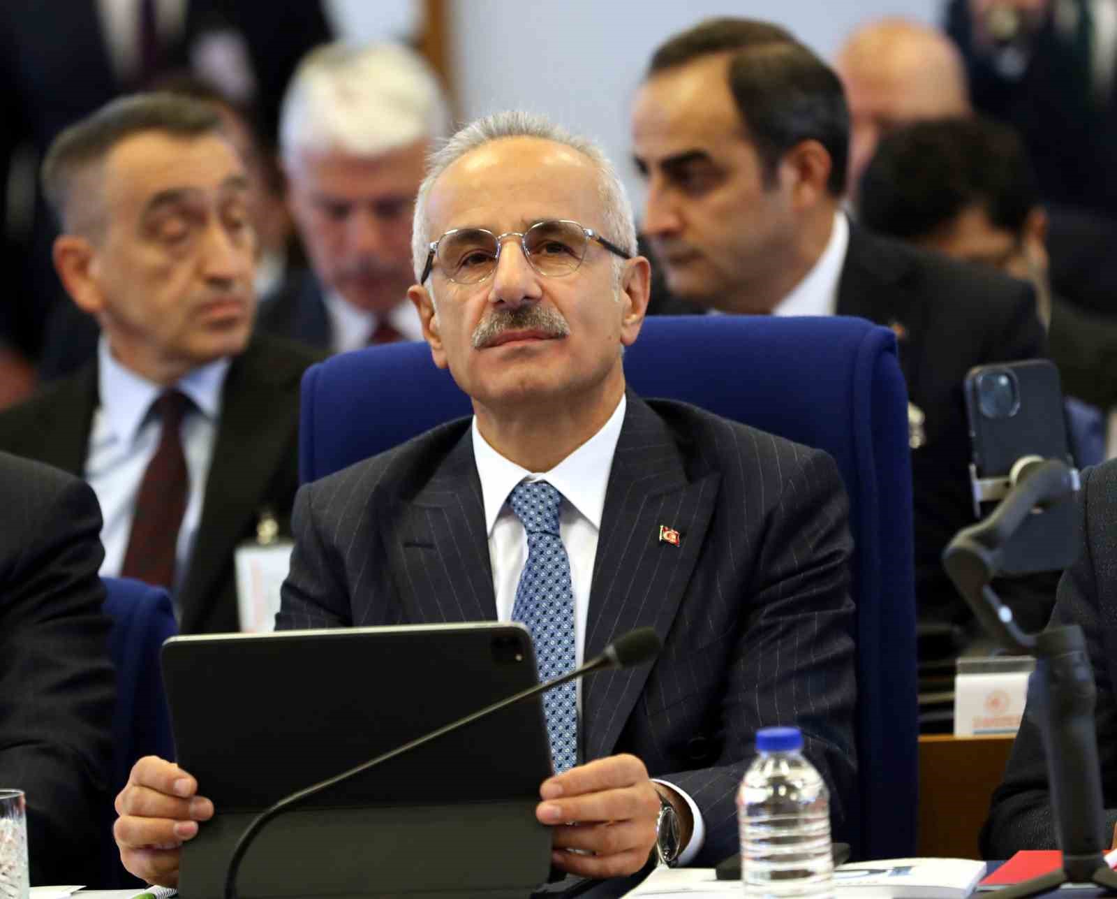 Ulaştırma ve Altyapı Bakanı Uraloğlu, bakanlığının 2024 yılı bütçesinde konuştu
