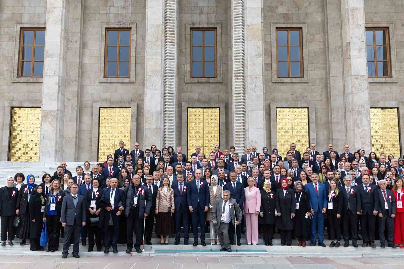 TBMM Başkanı Kurtulmuş öğretmenlerle bir araya geldi