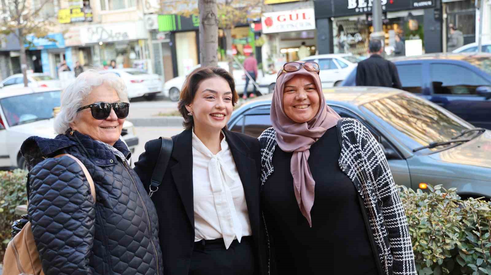 Türkiye’nin konuştuğu Rabia protez kol için gün sayıyor