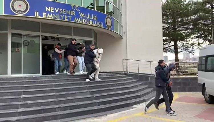 Kırıkkale dahil 4 ilde 11 kargo dolandırıcısı yakalandı
