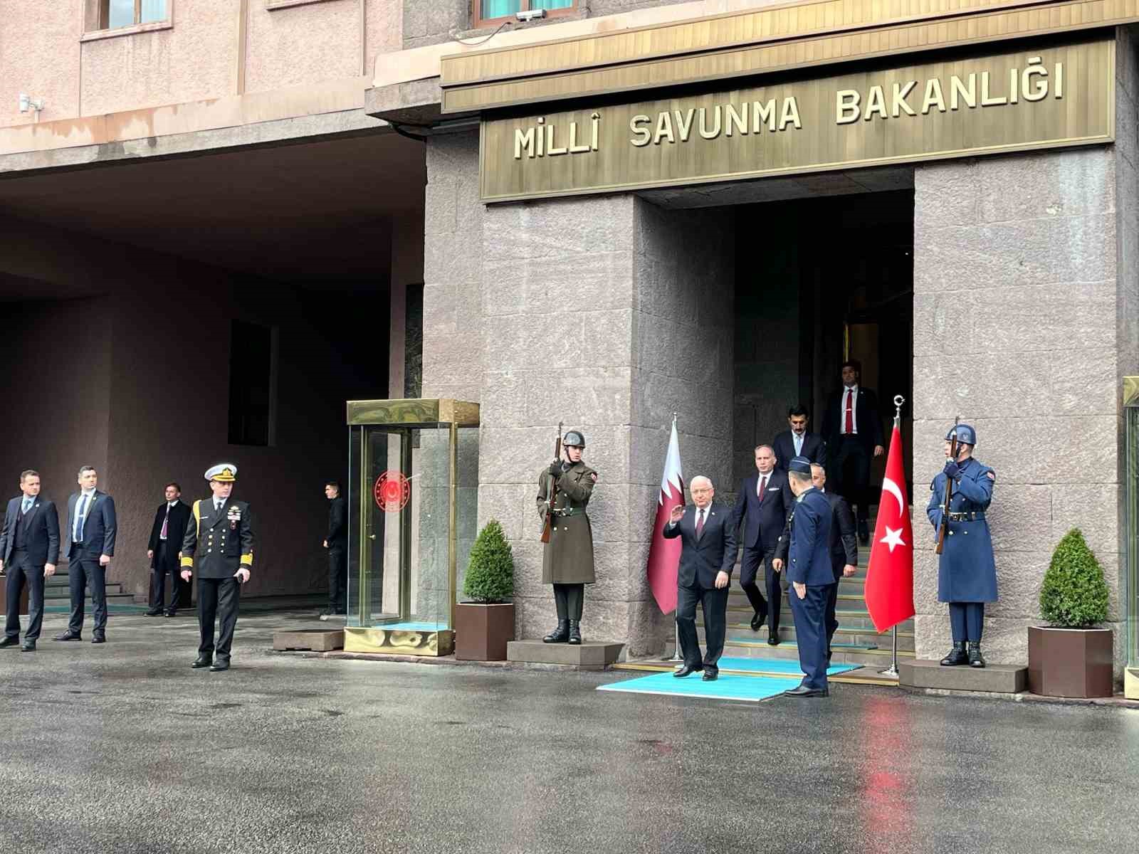 Bakan Güler, Katar Savunma Bakanı Al-Attiyah ile bir araya geldi