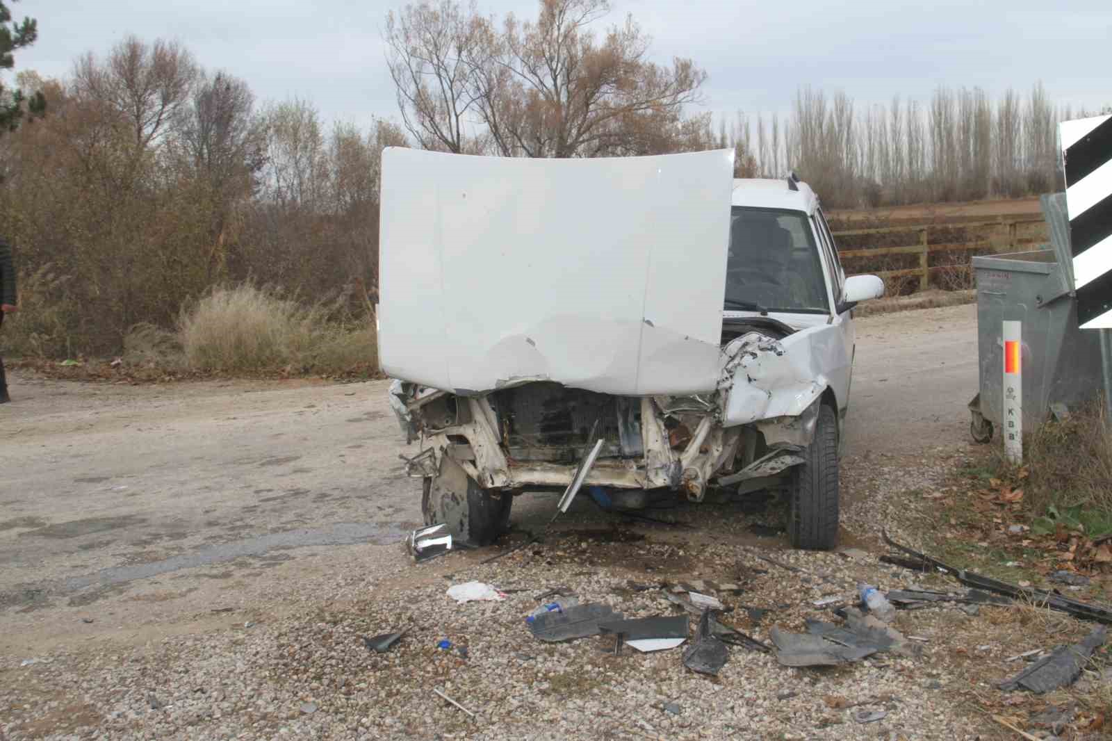 Konya’da kaza yapan otomobil dere yatağına düştü: 7 yaralı