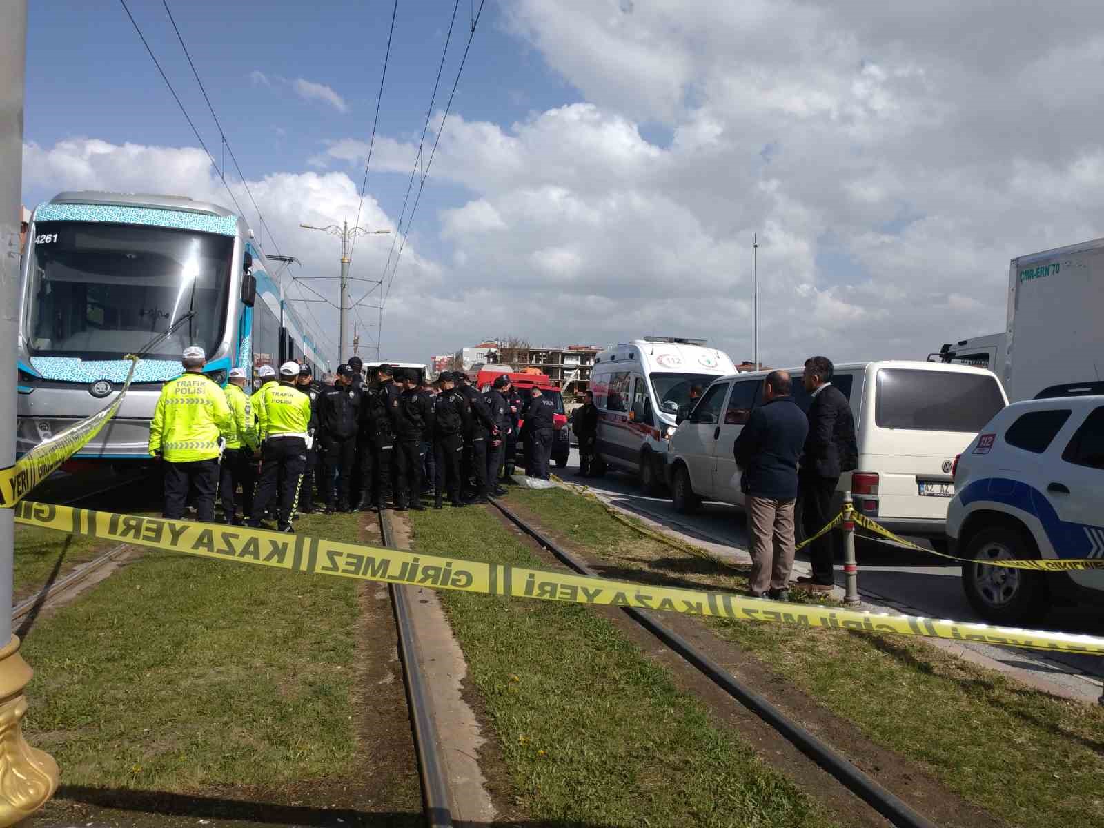 Konya’da çocuğuyla tramvayın altında kalan anne hayatını kaybetti