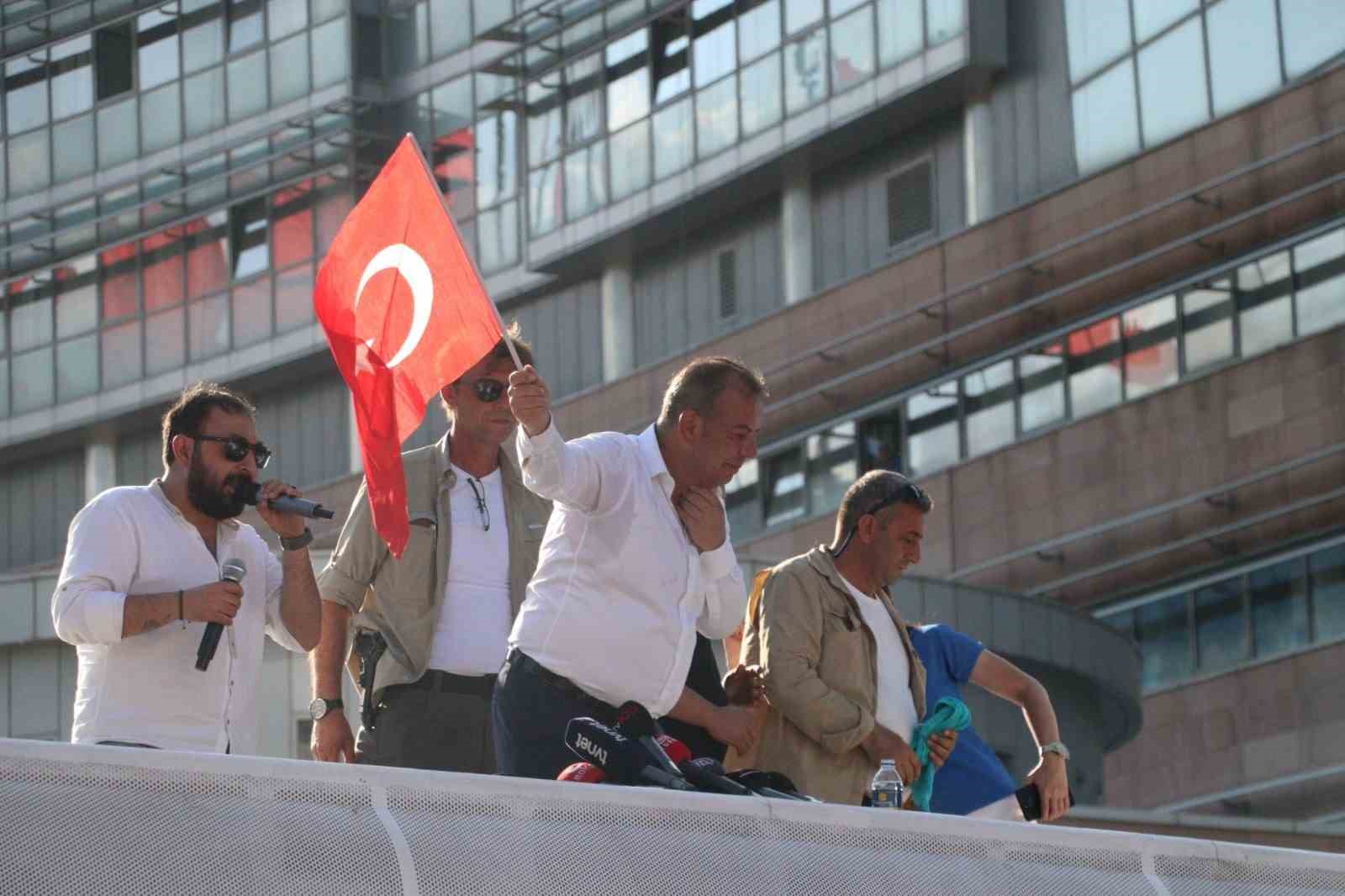 Bolu Belediye Başkanı Tanju Özcan’ın Adalet ve Değişim Yürüyüşü CHP Genel Merkezi’nde son buldu