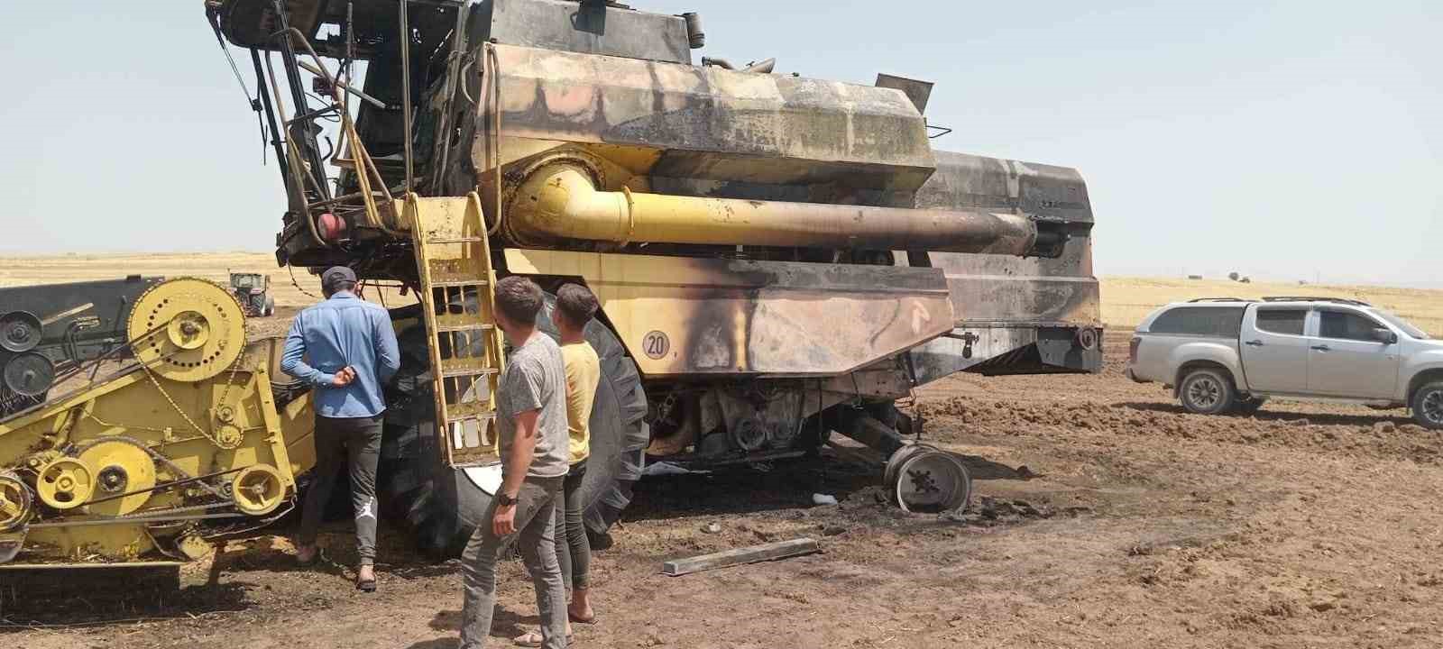 Ankara’da biçerdöverde çıkan yangın tarlaya sıçradı, 20 dönüm arazi zarar gördü