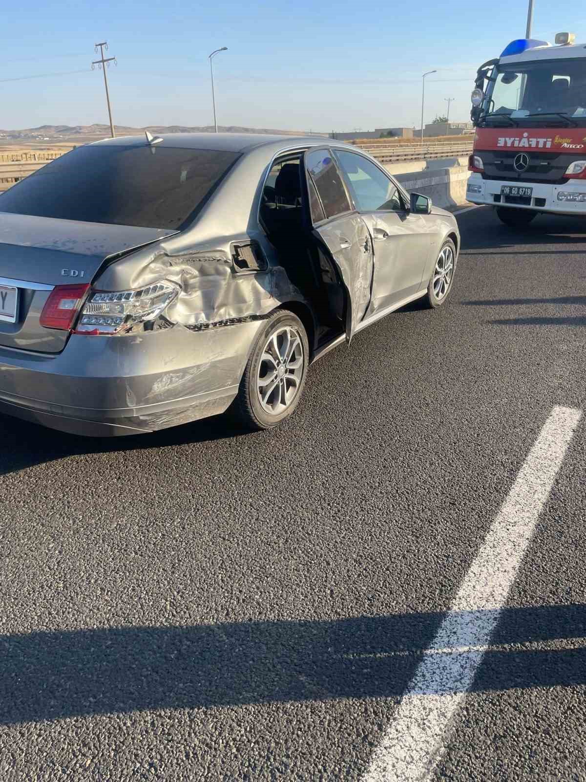 Ankara’da işçi servisi minibüse ve ardından tıra çarptı: 21 yaralı