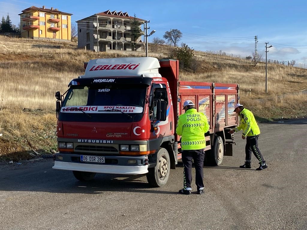 Ankara’da kış lastiği uygulaması kapsamında denetimler başladı