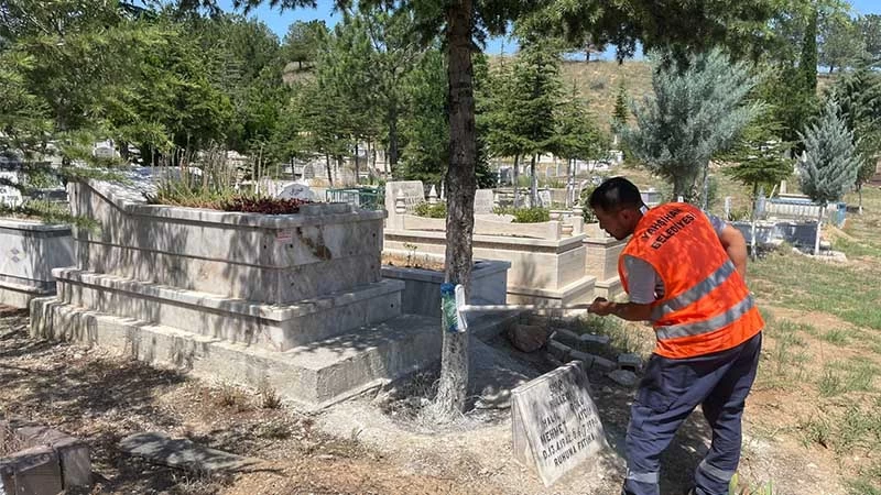 Yahşihan’da mezarlıklar bayrama hazırlanıyor 