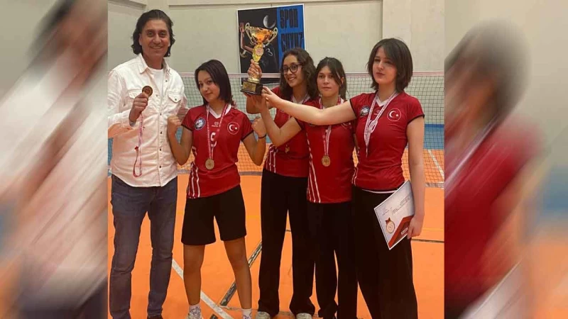 Güzel Sanatlar Lisesi’nden Badminton başarısı