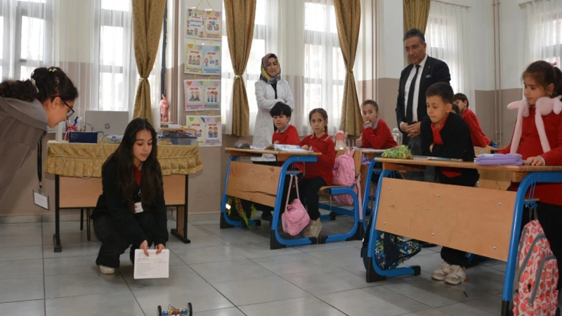 Minikler anlattı, eğitimciler dinledi