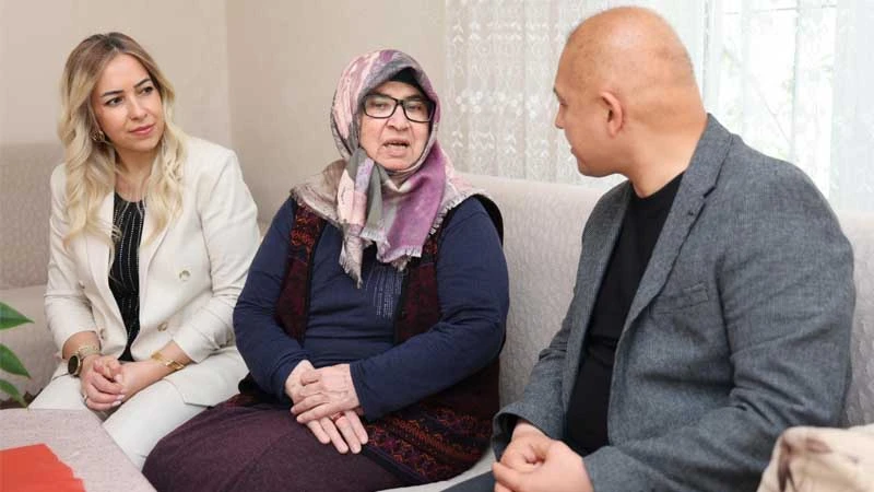 Önal’dan şehit annelerine anlamlı ziyaret