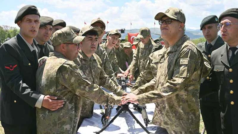 Mehmetçiklerin en güzel engelsiz yemini
