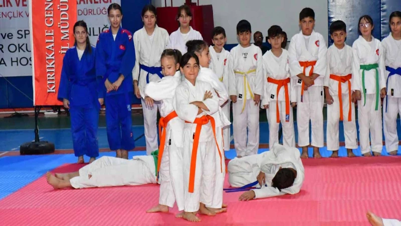 GSB Spor okulları coşkuyla açıldı