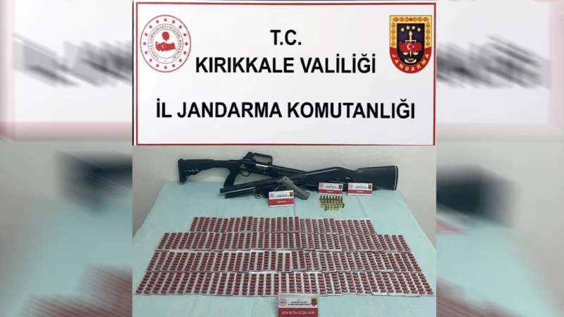 Av tüfeği, tabanca ve uyuşturucu ele geçirildi