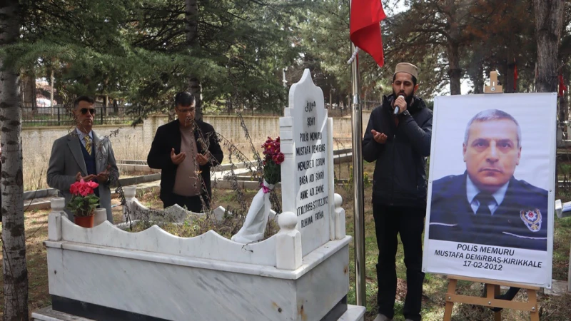 Şehit polis Mustafa Demirbaş, dualarla anıldı