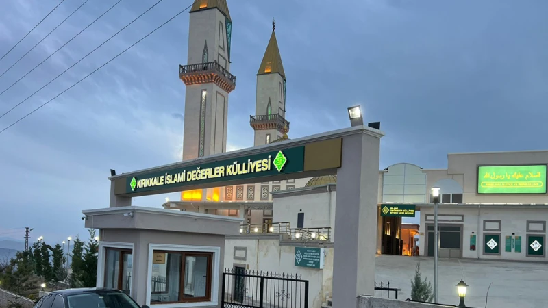 İslami Değerler Külliyesi kapılarını yolculara açtı