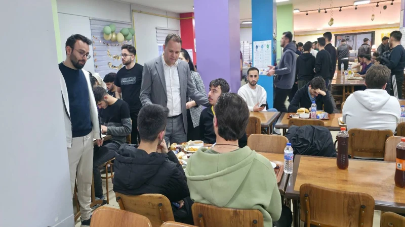 Öğrenci yurdunda iftar lezzeti bir başka