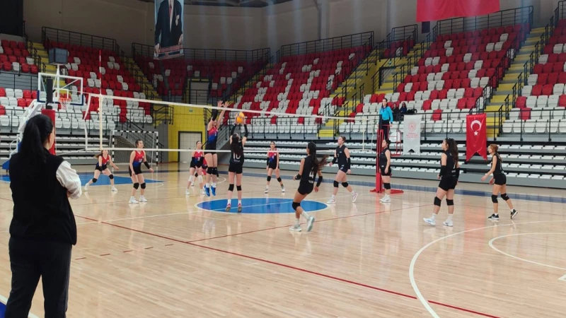 Yeni Spor Kompleksi’nde Voleybol heyecanı