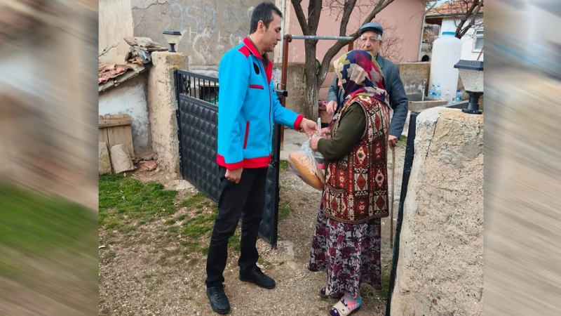 Bahşılı’da iftar yemekleri paylaşıldıkça bereketleniyor