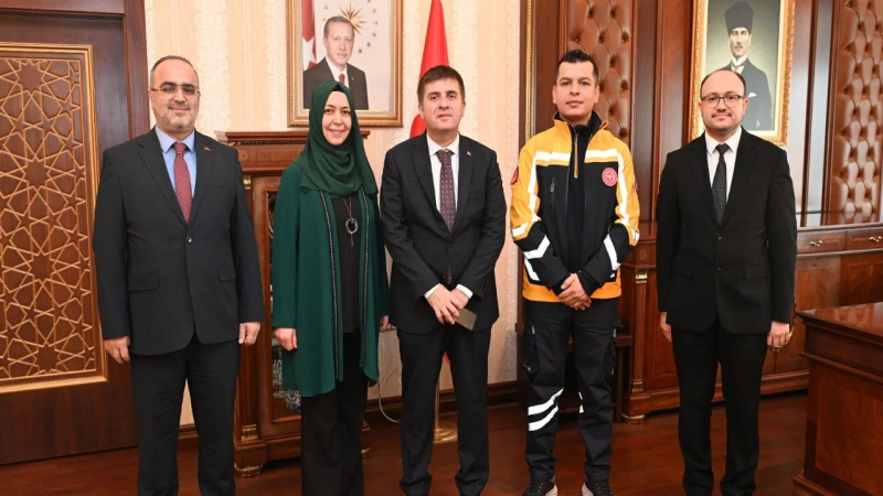 Vali Sarıibrahim’den yılın sağlık kahramanlarına tebrik