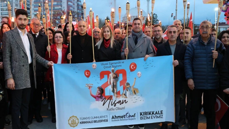 23 Nisan coşkusu fener alayıyla sokaklara taştı