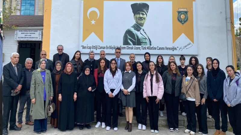 Liselilerden şehit ailesi ve gazilere vefa