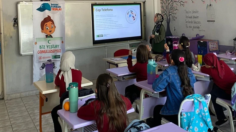 Yeşilay’dan gençlere bilinçlendirme etkinliği