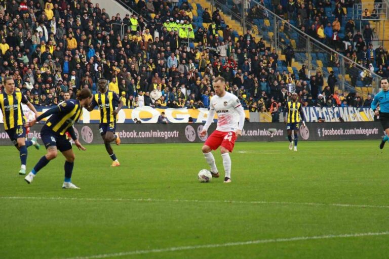 Spor Toto Süper Lig: MKE Ankaragücü: 0 – Gaziantep FK: 0 (İlk yarı)