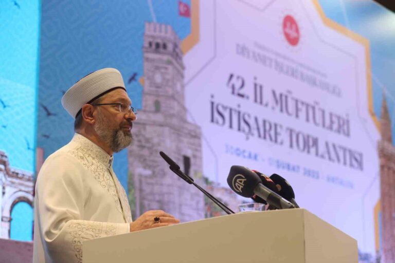 Diyanet İşleri Başkanı Erbaş: “İslam’a yapılan saldırılara karşı savunmayı son nefesimize kadar sürdüreceğiz”