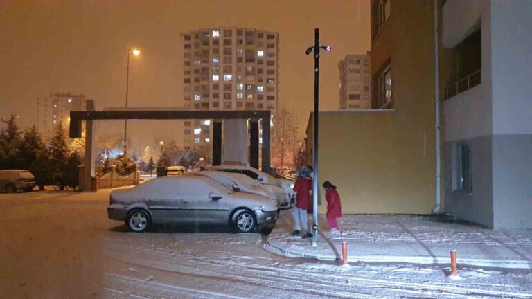 Kayseri sallandı, vatandaşlar sokağa döküldü