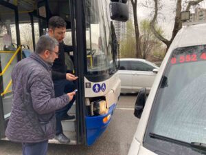 Başkent’te EGO otobüsünün şoförü trafikteki tartışmada aracı metrelerce sürükledi