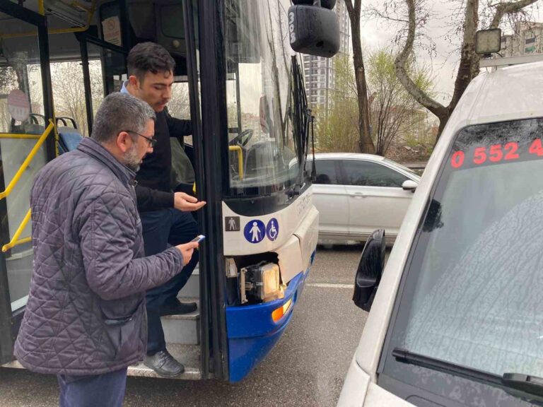 Başkent’te EGO otobüsünün şoförü trafikteki tartışmada aracı metrelerce sürükledi