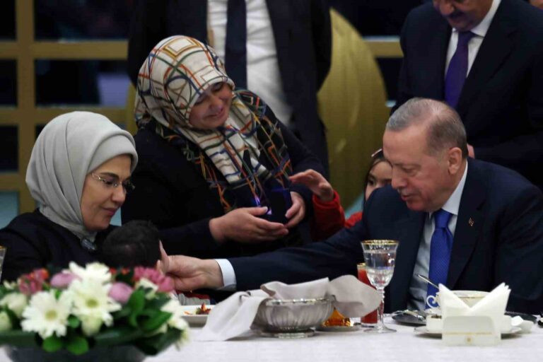 Cumhurbaşkanı Erdoğan: “Ramazan Bayramı’nda Gaziantep Nurdağı ve Kahramanmaraş Türkoğlu’nda ilk köy evlerinin teslimatını gerçekleştireceğiz”