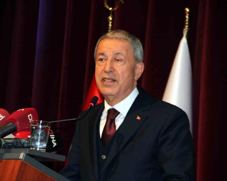 Bakan Akar: “Ermenistan’ı destekleyenler dünya ve kendi tarihlerine bakarak utanmalıdır”