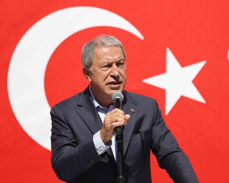 Bakan Akar’dan terörle mücadele vurgusu: “Güçlü ve büyük Türkiye için hep beraber çalışacak ve terör belasından kurtulacağız”