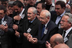 Kemal Kılıçdaroğlu kayınbiraderinin cenaze törenine katıldı