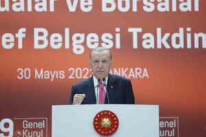 Cumhurbaşkanı Erdoğan: “Adeta bir siyasi şantaj olarak kullanılan bu vize sorununu en kısa sürede hal yoluna koyacağız”