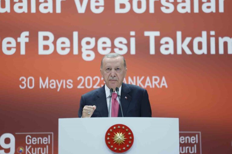 Cumhurbaşkanı Erdoğan: “Adeta bir siyasi şantaj olarak kullanılan bu vize sorununu en kısa sürede hal yoluna koyacağız”