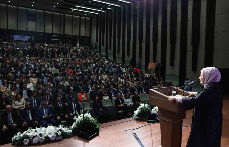 Emine Erdoğan: “Dünyanın bütün mazlumlarını emanet addediyoruz ve kalıcı barışı tesis etmek için seferber oluyoruz”